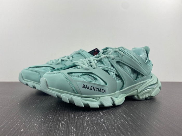 BL TRAINERS TRACK