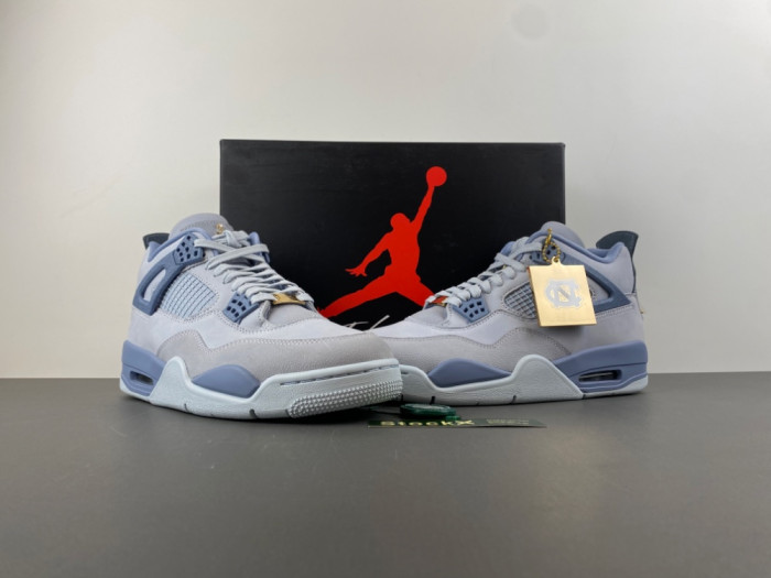 Air Jordan 4 UNC Tar Heels PE HV9204-407