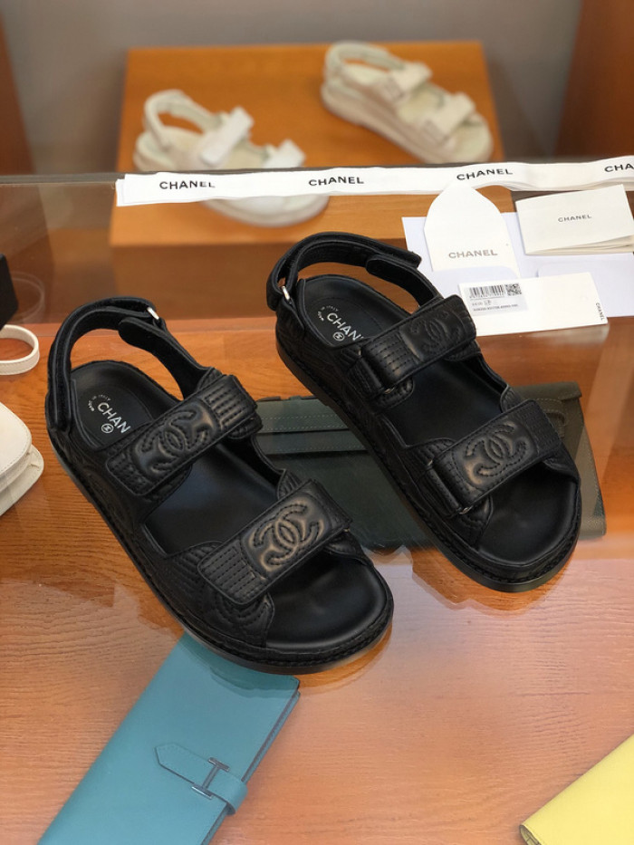 C*HANEL SLIDES C-20