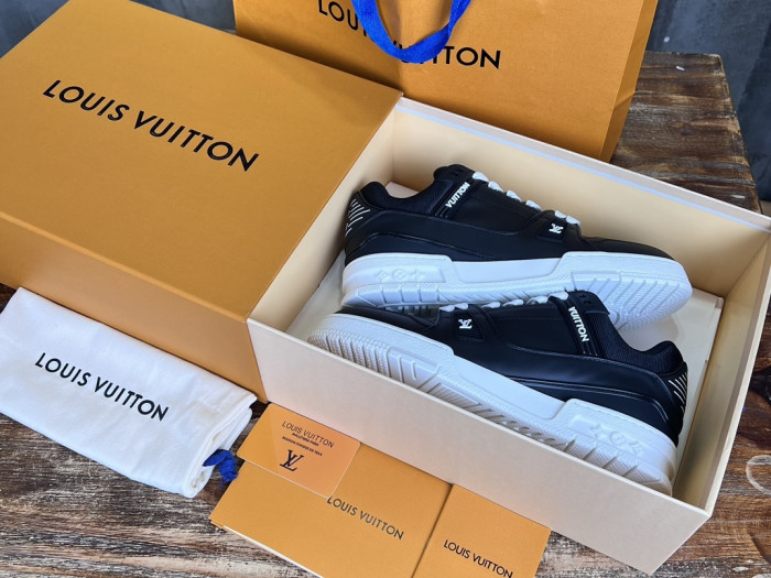 Louis Vuitton LV trainer LVT-217