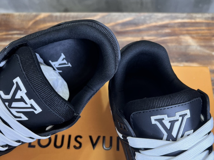 Louis Vuitton LV trainer LVT-217