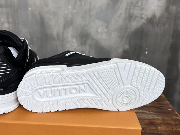 Louis Vuitton LV trainer LVT-217