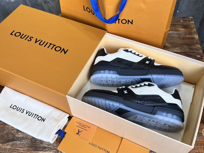 Louis Vuitton LV trainer LVT-216