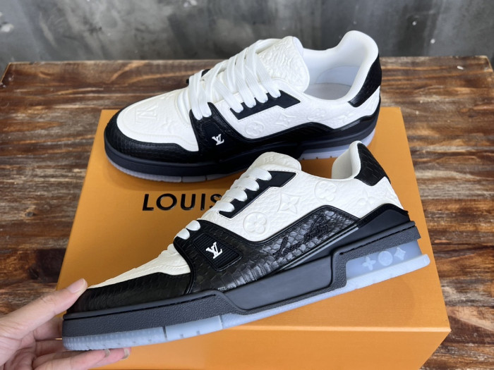 Louis Vuitton LV trainer LVT-216