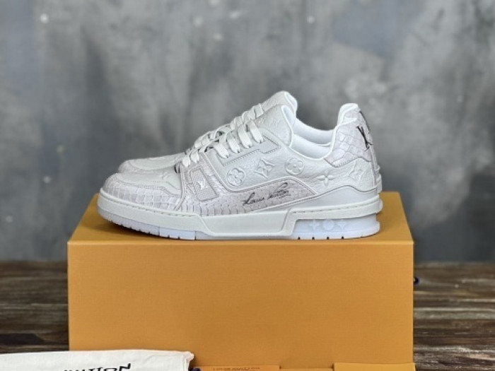 Louis Vuitton LV trainer LVT-215